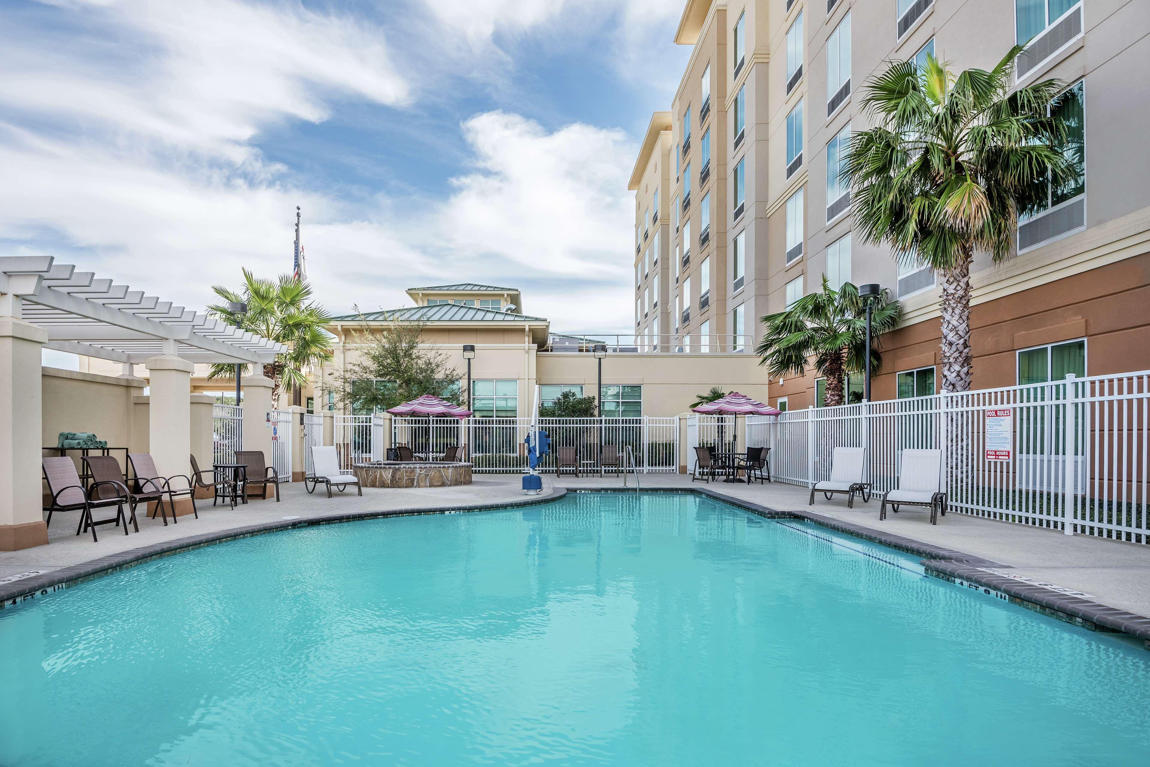 Hilton Garden Inn San Antonio/Rim Pass Drive Экстерьер фото