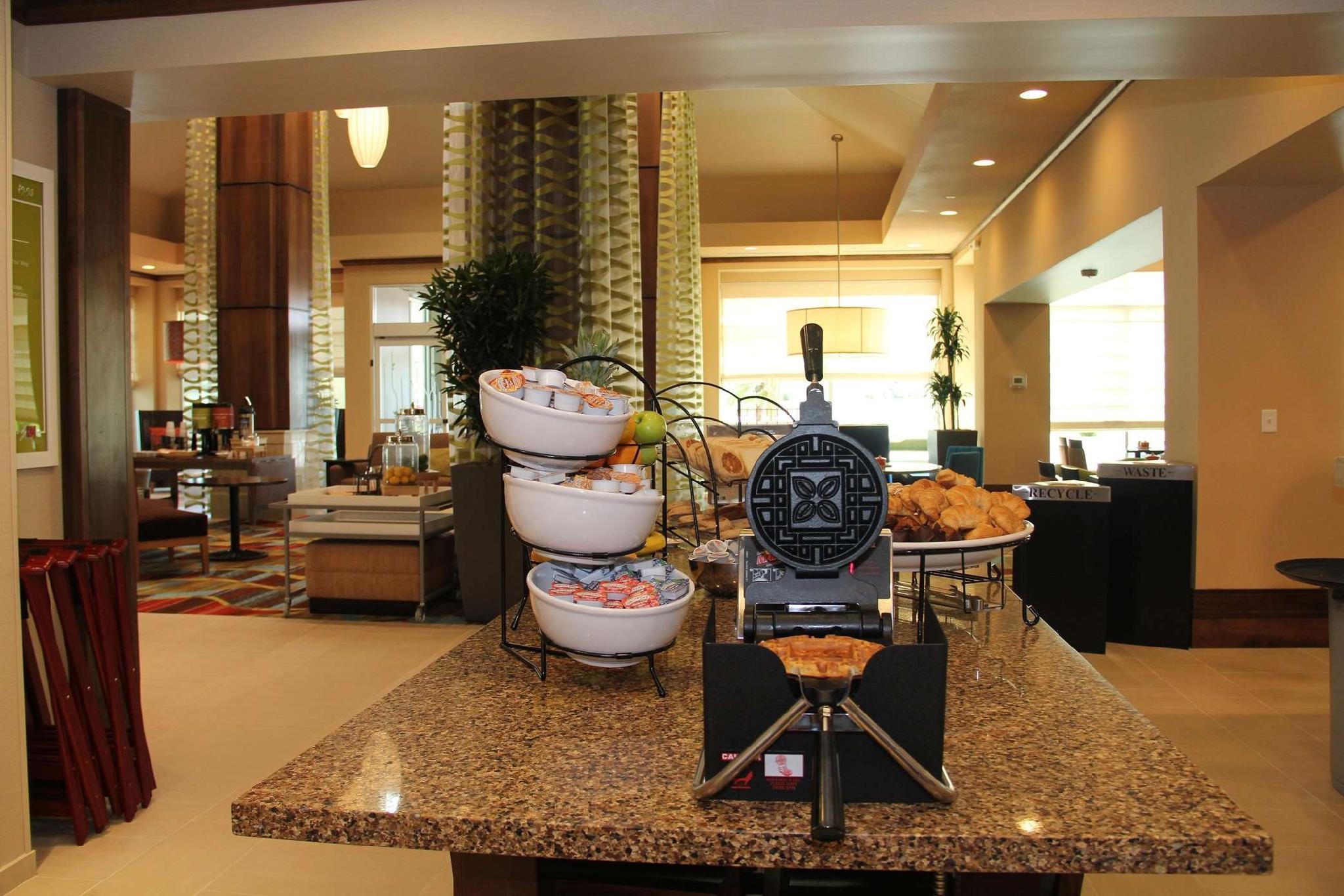 Hilton Garden Inn San Antonio/Rim Pass Drive Экстерьер фото