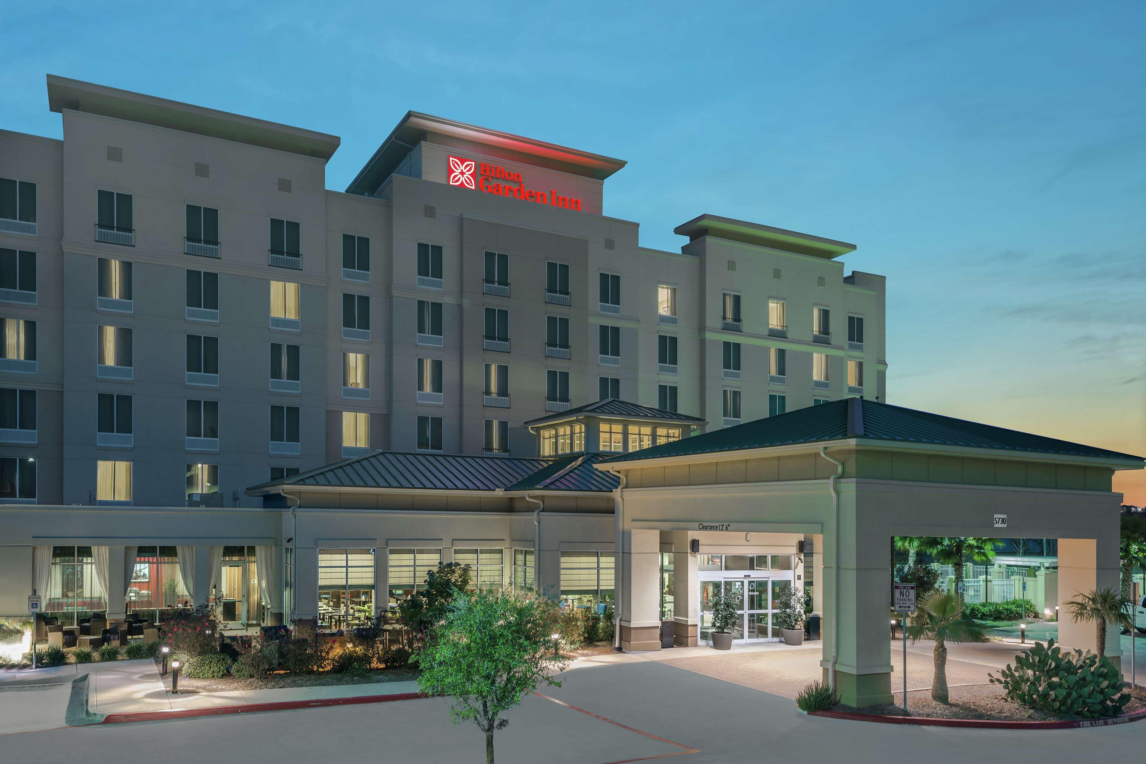 Hilton Garden Inn San Antonio/Rim Pass Drive Экстерьер фото