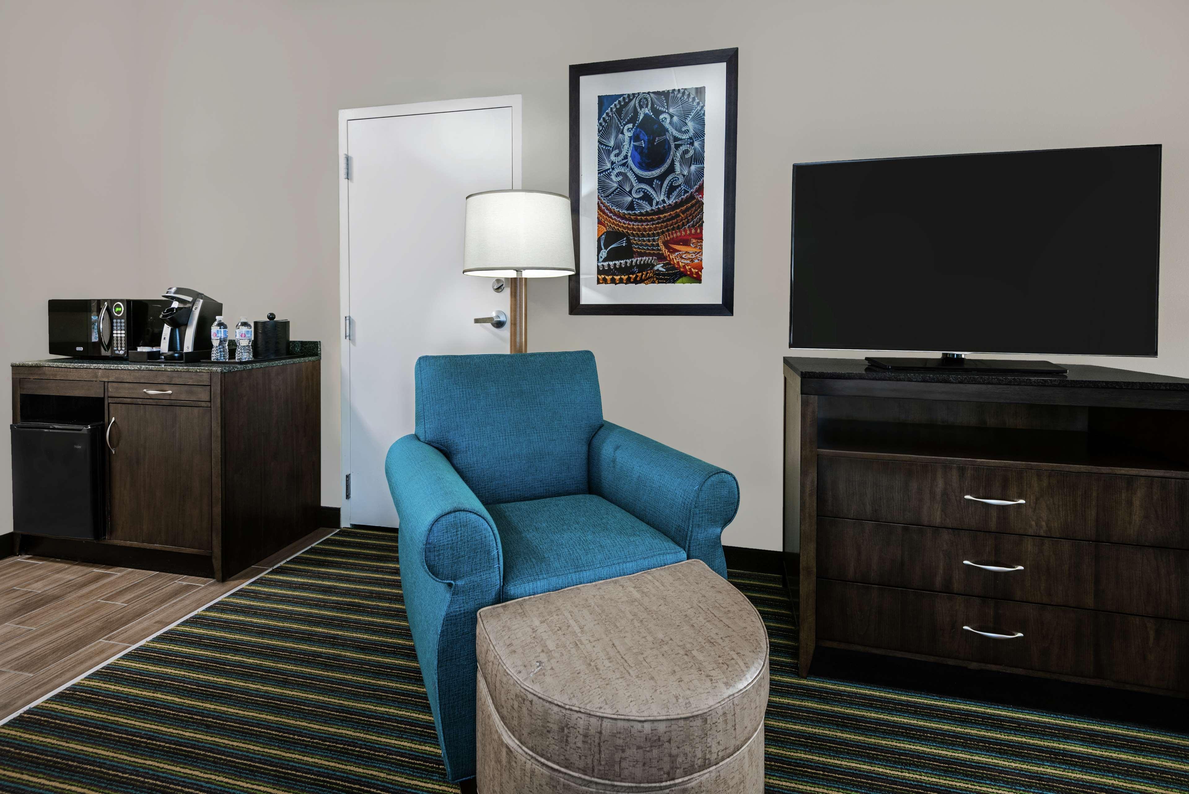Hilton Garden Inn San Antonio/Rim Pass Drive Экстерьер фото
