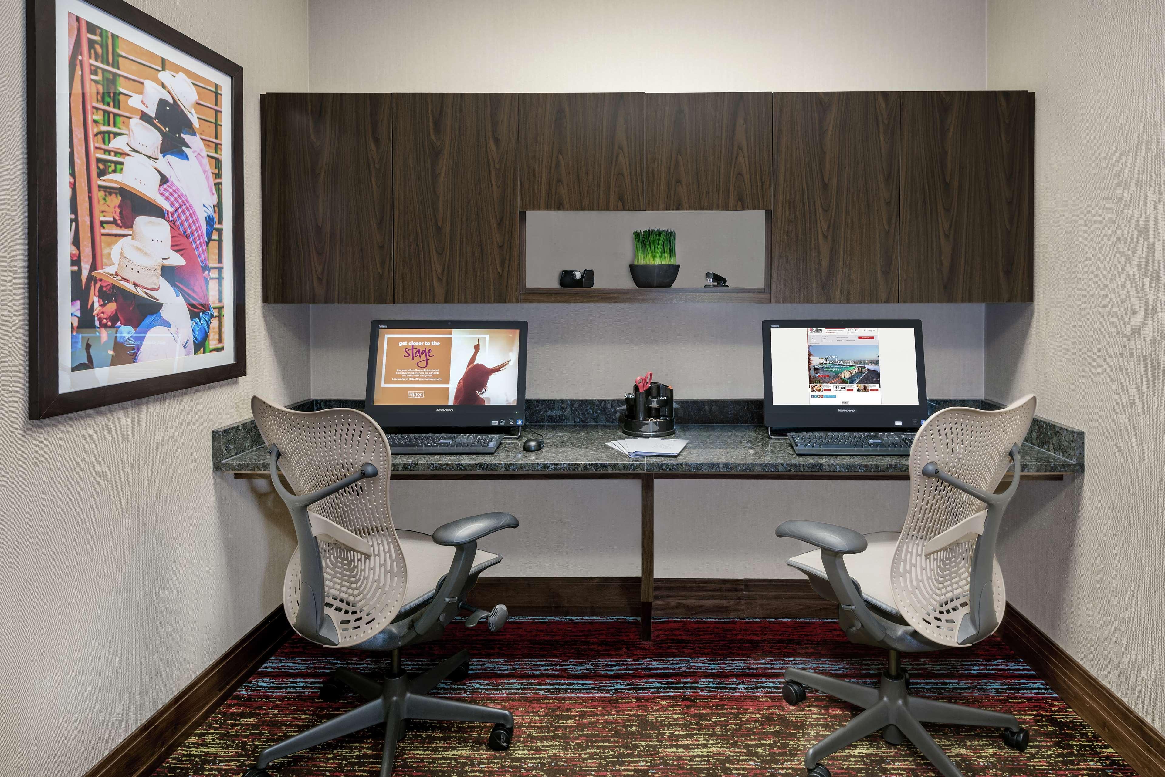 Hilton Garden Inn San Antonio/Rim Pass Drive Экстерьер фото