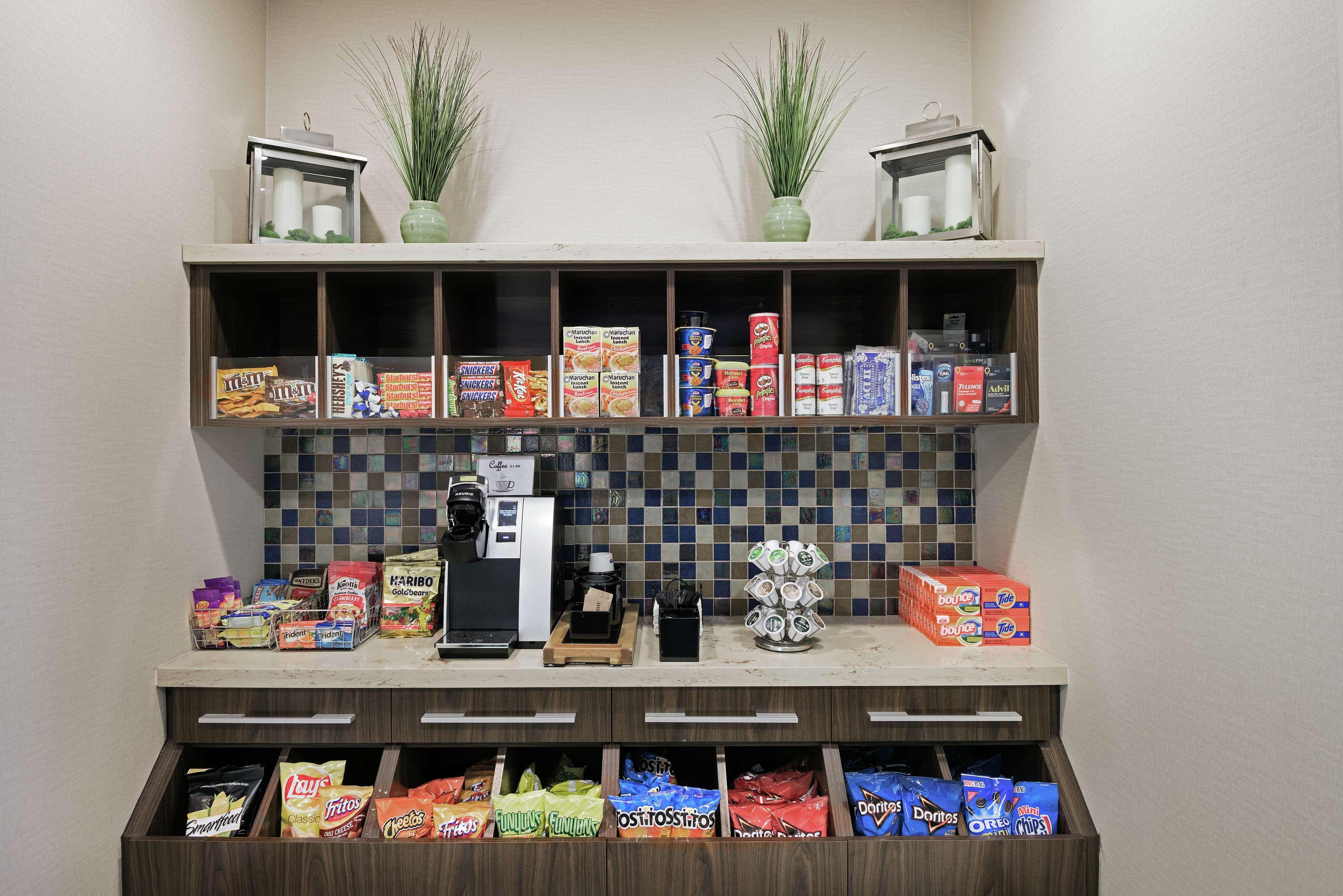 Hilton Garden Inn San Antonio/Rim Pass Drive Экстерьер фото