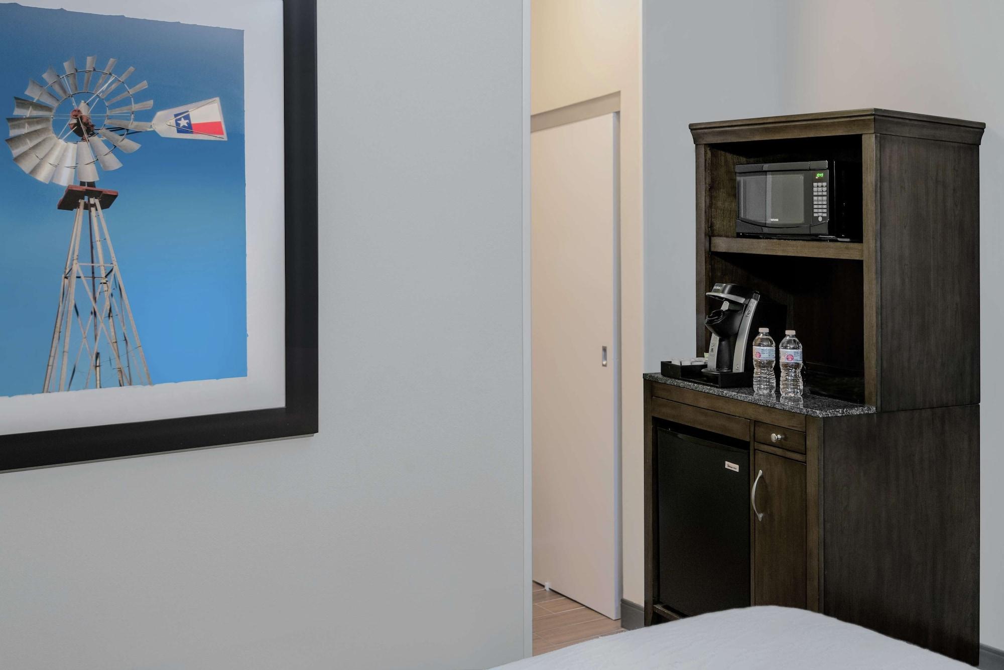 Hilton Garden Inn San Antonio/Rim Pass Drive Экстерьер фото