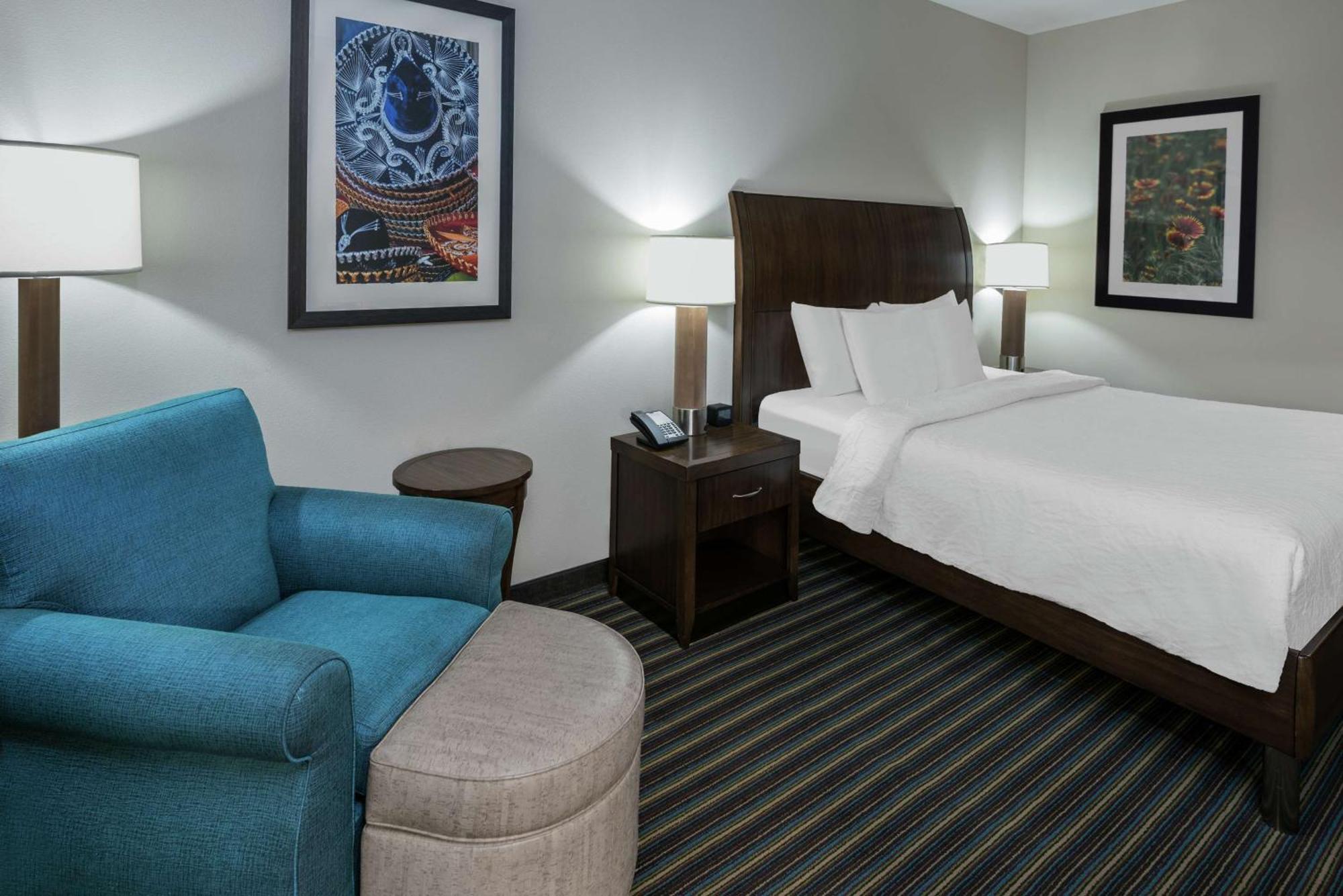 Hilton Garden Inn San Antonio/Rim Pass Drive Экстерьер фото