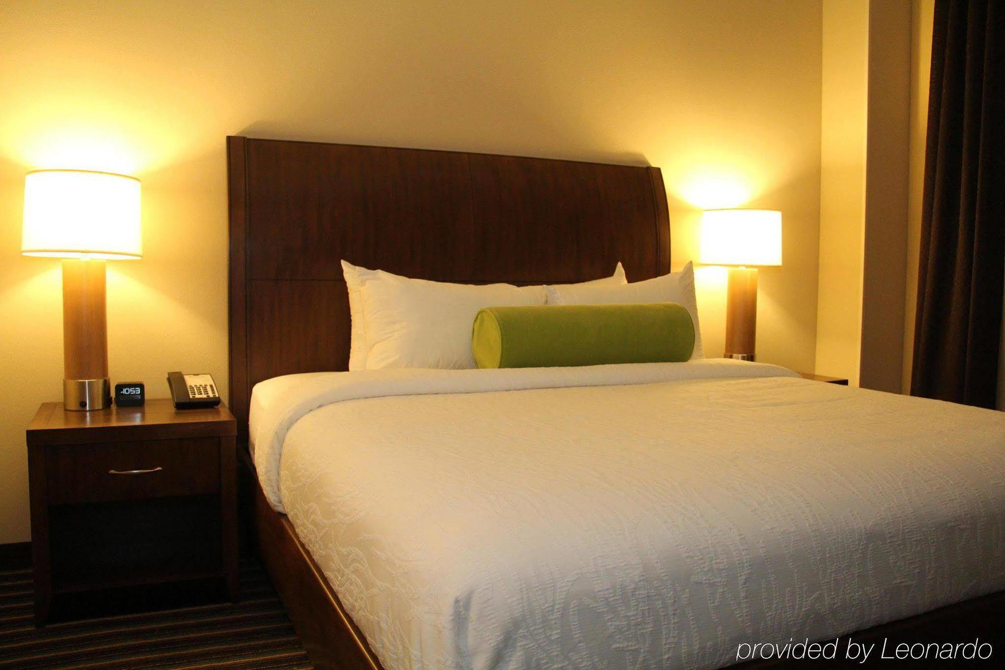 Hilton Garden Inn San Antonio/Rim Pass Drive Экстерьер фото