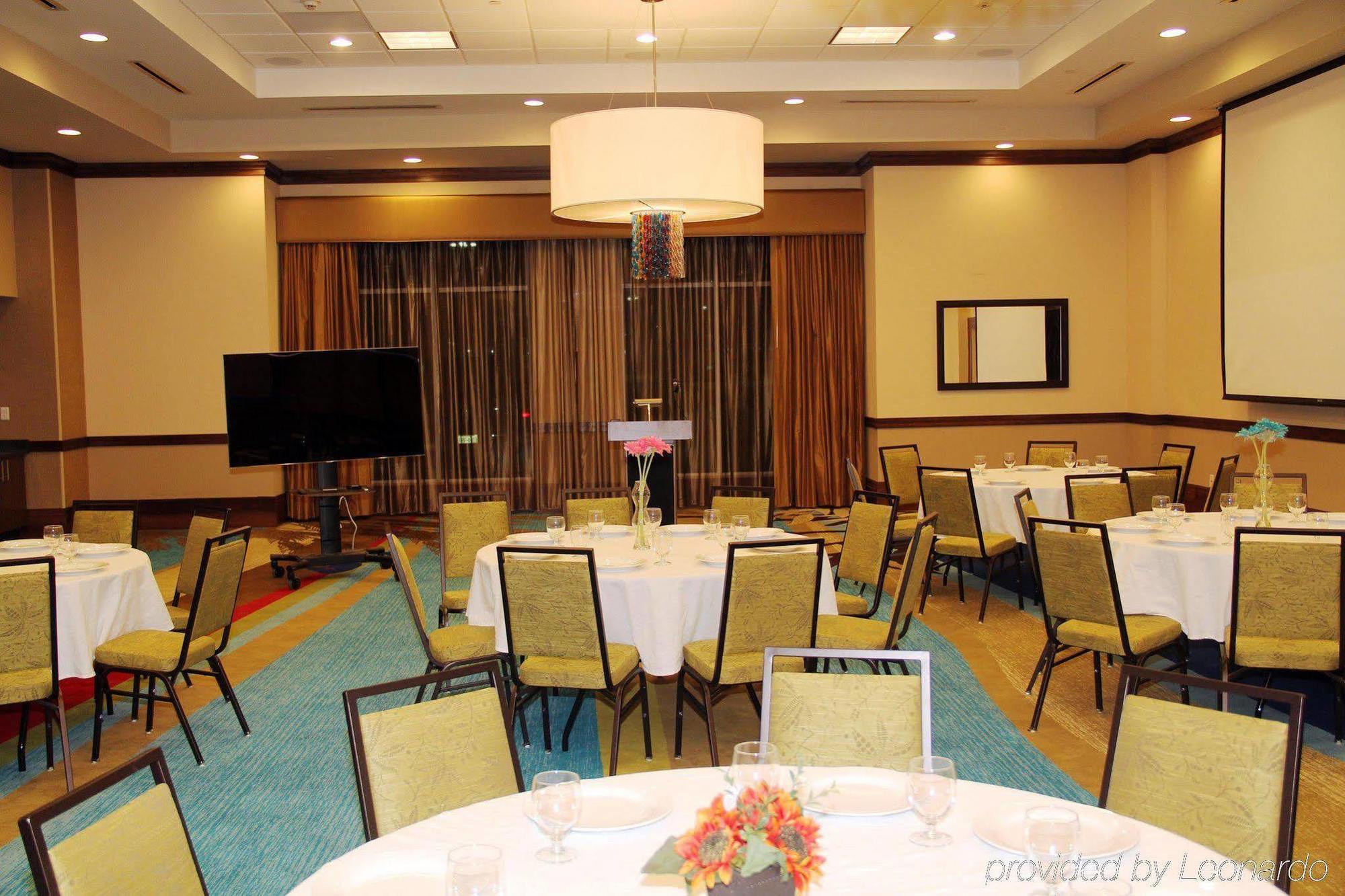 Hilton Garden Inn San Antonio/Rim Pass Drive Экстерьер фото